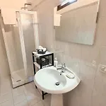 Vibes - Lovers Walk And Lakefront Apartment *